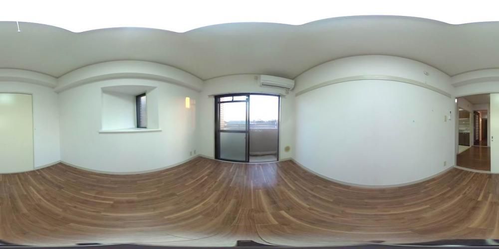 ���r���O